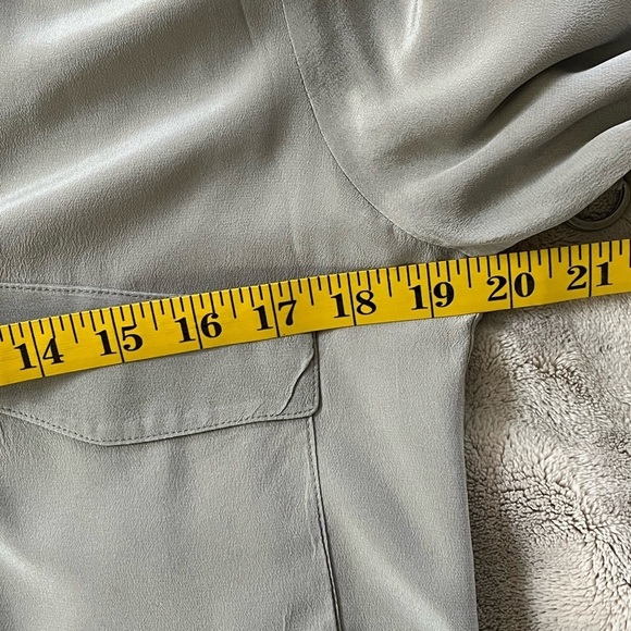 Eileen Fisher 100% Silk Crepe De Chine Popover Blouse Grey Size XS Quiet Luxury - Picture 9 of 11